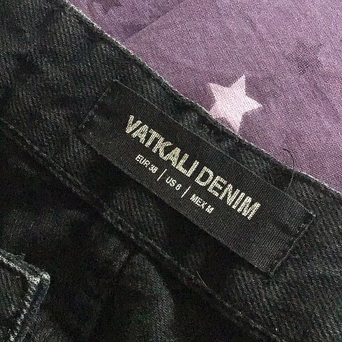 38 Beden siyah Renk VATKALI 38 BEDEN STRAIGHT JEAN