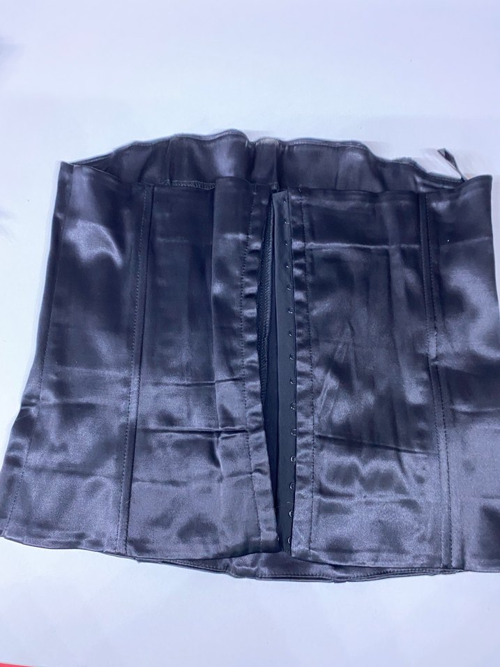 Siyah korse - Görsel 2