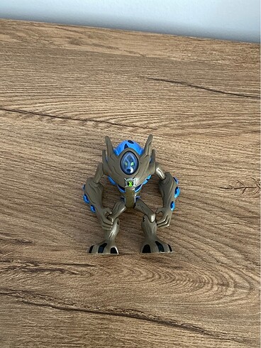  Ben 10 Swampfıre figür