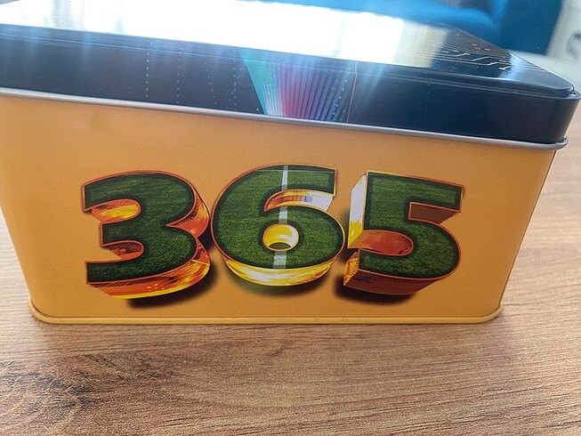 Beden Fifa 365 boş teneke kutu