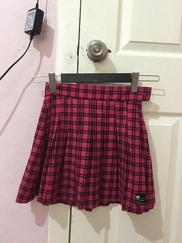 Bershka mini kareli etek pembe