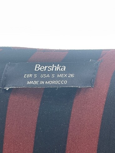 s Beden çeşitli Renk Bershka Kısa Elbise %70 İndirimli.