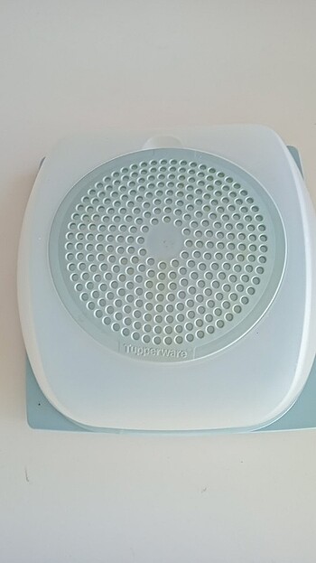 Tupperware peynir kabı