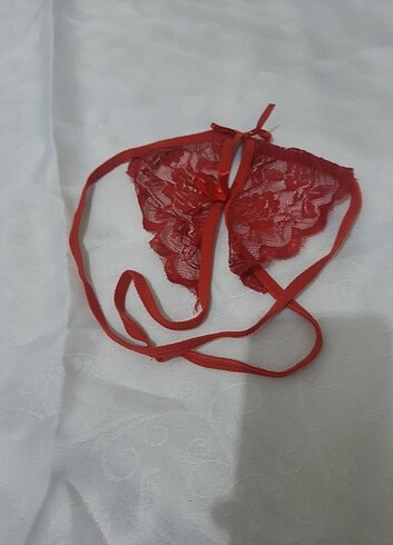 Kırmızı tanga