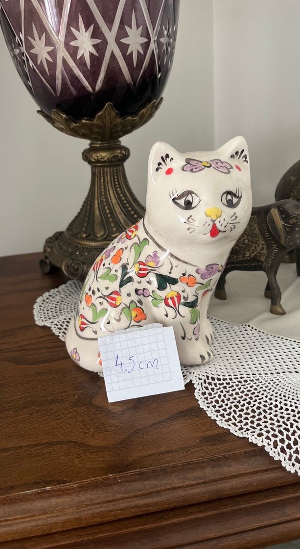 Renkli Desenli Beyaz Kedi Biblosu - Görsel 2