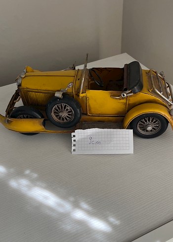 Parlak Sarı Oyuncak Araba - Görsel 2