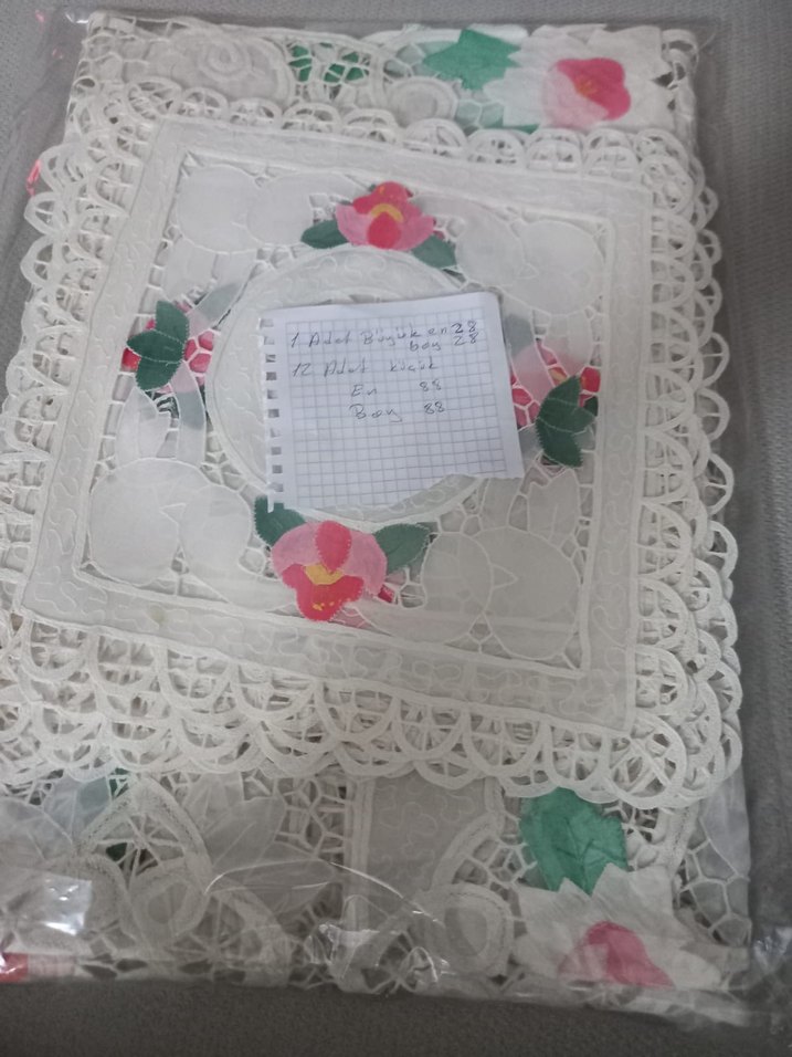 El İşçiliği Dantel Masa Örtüsü ve Peçeteler - Görsel 2