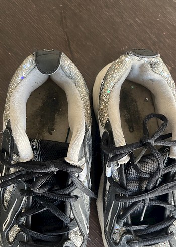 Gri Yılan Desenli Bağcıklı Spor Ayakkabı - Görsel 3