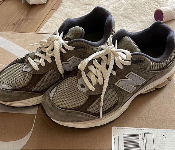new balance 2002r