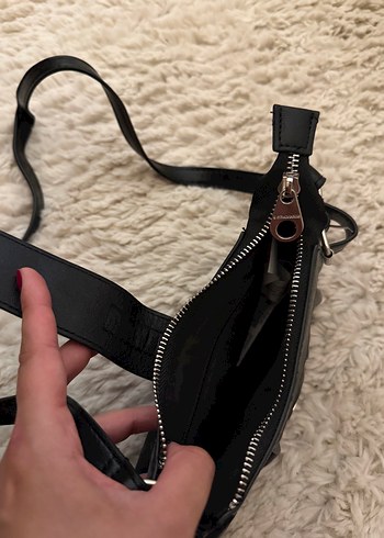 Stradivarius Siyah Deri Kemerli Kadın Çanta