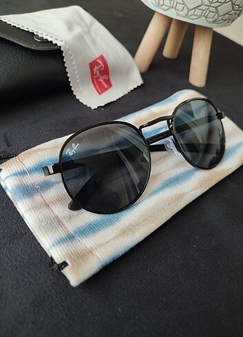 Beden Ray Ban round model