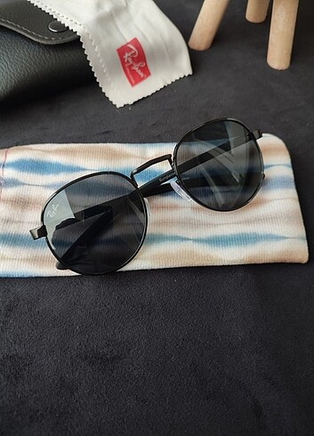 Beden siyah Renk Ray Ban round model
