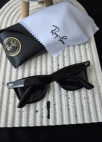 Beden Rayban wayfarer parlak siyah eğimli kasa