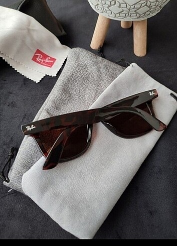 Ray Ban Leopar wayfarer hafif eğimli 