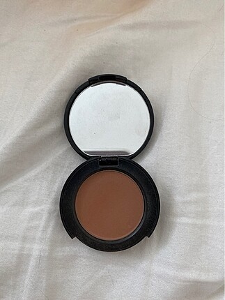  Beden bobbi brown bronzing powder medium 2