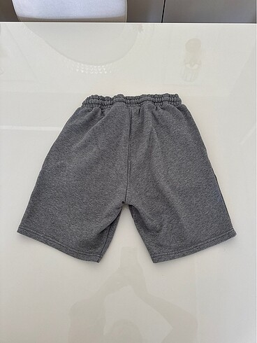 H&M 13 yaş yeşil şort