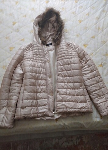 Yepyeni yumuşacık satılık mont