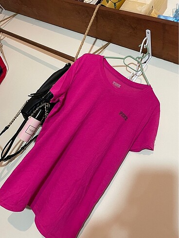 Pink tişört