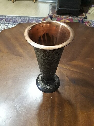 Vazoaz kullanıldı işlemeli desenli