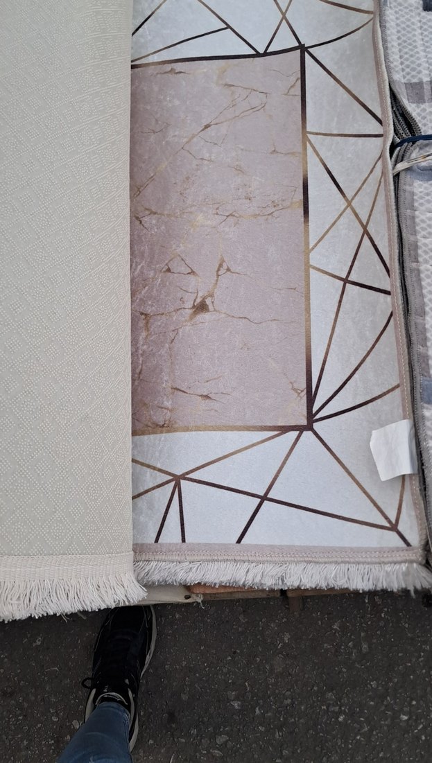 Gri Yılan Desenli Halı - Görsel 3