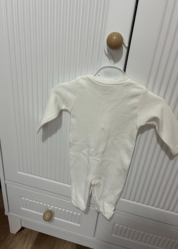 Bebek Kız Düğmeli Beyaz Tulum - Görsel 2