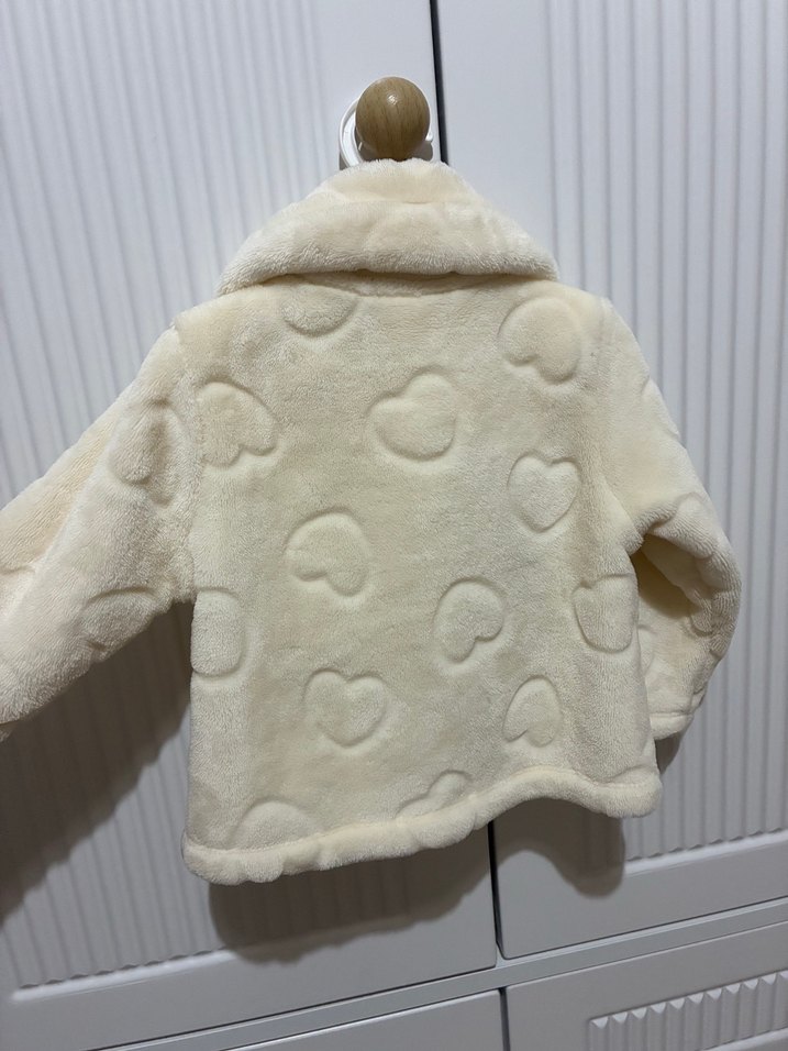 Kız Çocuk Beyaz Kürklü Peluş Ceket - Görsel 3