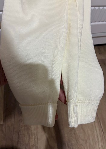 Beyaz Örgü Askılı Bebek Tulumu - Görsel 5