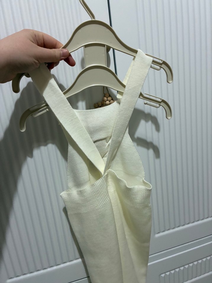 Beyaz Örgü Askılı Bebek Tulumu - Görsel 3