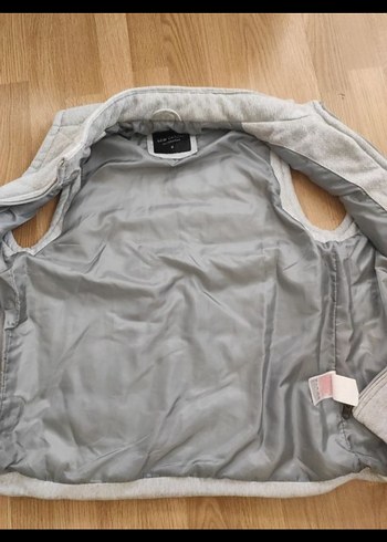 LC Wakiki Marka Kolsuz Yelek - Görsel 3