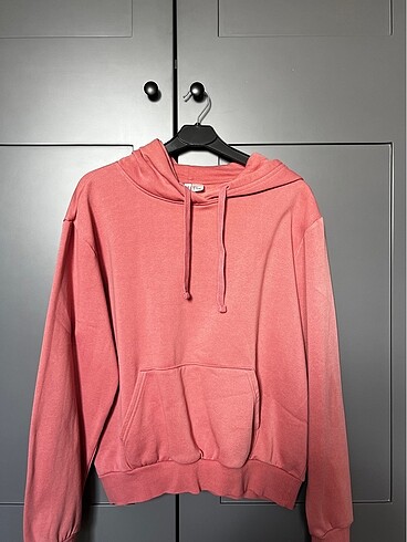 H&M sweatshirt