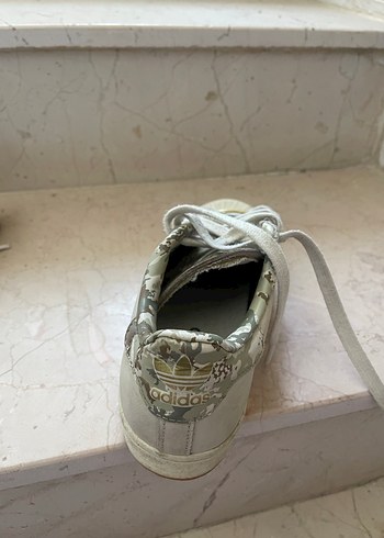 Yılan Desenli Beyaz Spor Ayakkabı - Görsel 4