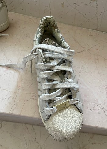 Yılan Desenli Beyaz Spor Ayakkabı - Görsel 6