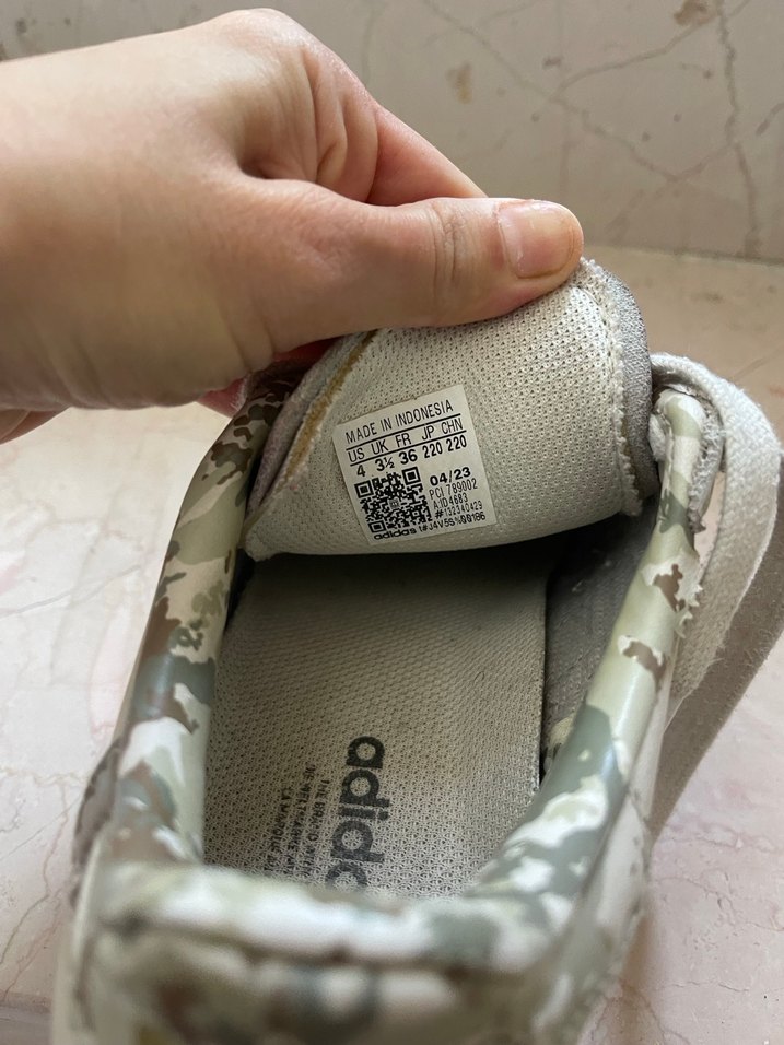 Yılan Desenli Beyaz Spor Ayakkabı - Görsel 3