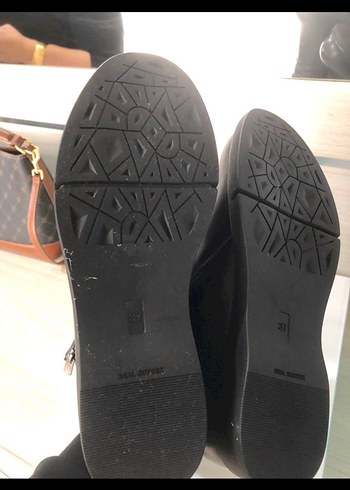 Siyah Kadın  Bot - Görsel 5