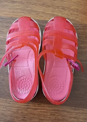 28 Beden KIZ ÇOCUK SANDALET