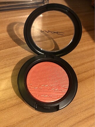  Beden Extra Dimension Blush