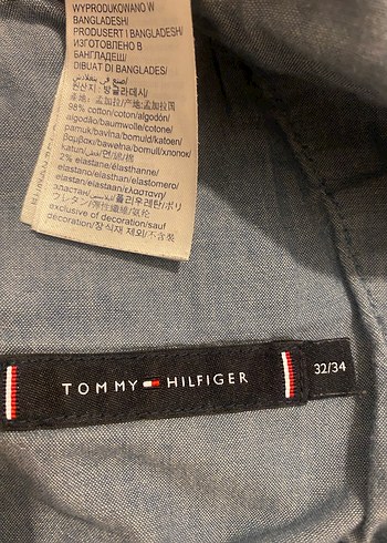 Tommy Hilfiger 32