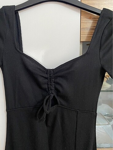 H&M Yırtmaçlı midi elbise