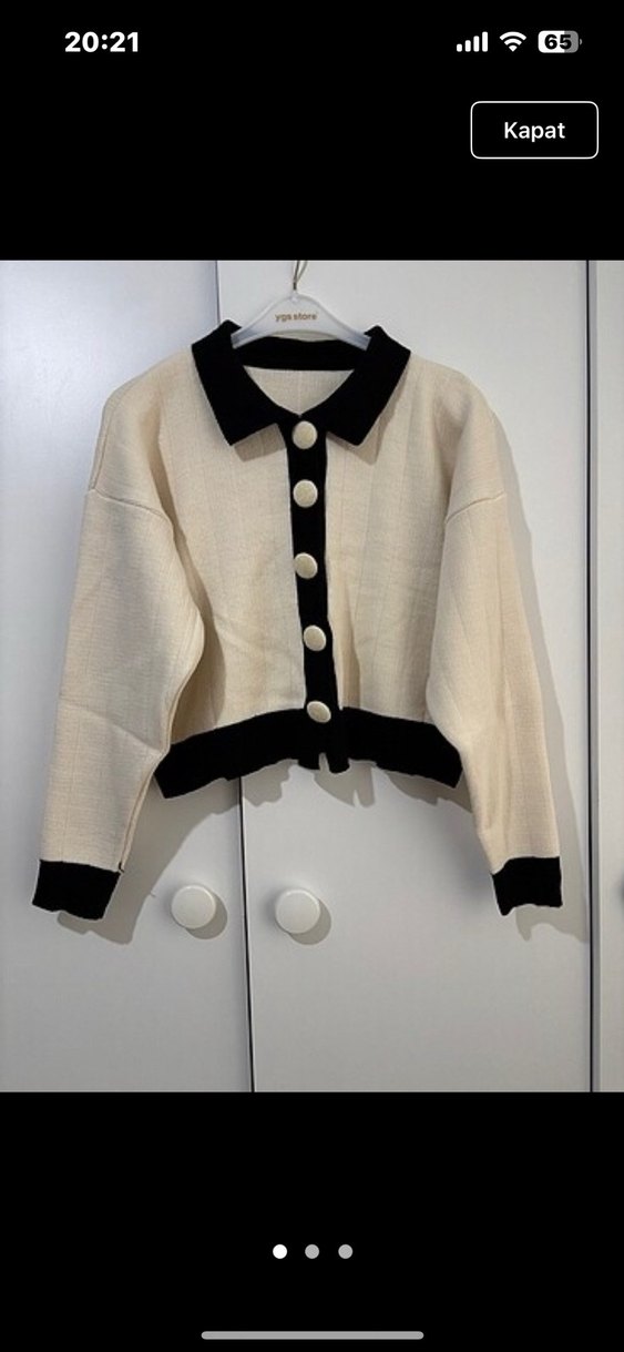 Düğmeli Mini Beyaz Kadın Hırka - Görsel 2