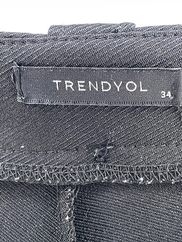 34 Beden siyah Renk Trendyol & Milla Düz Kesim %70 İndirimli.