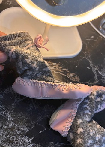 Kızlar için Gri Bağlamalı Desenli Sıcak Terlik - Görsel 2