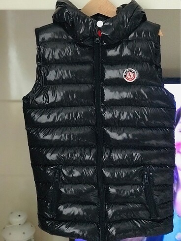 Defacto . Çok kaliteli . Siyah rugan şişme yelek . Çocuk . 9-10 
