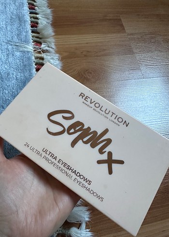 Revolution Sophx 24'lü Far Paleti