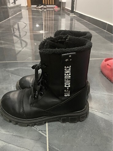 LC Waikiki Kız çocuk bot
