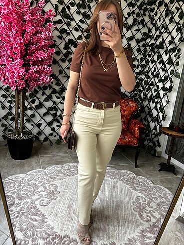 Zara etiketli kartlı taş rengi pantolon