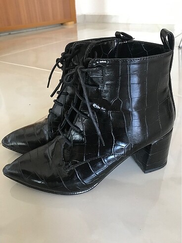 Diğer Siyah Kroko Topuklu Bağcıklı Bot