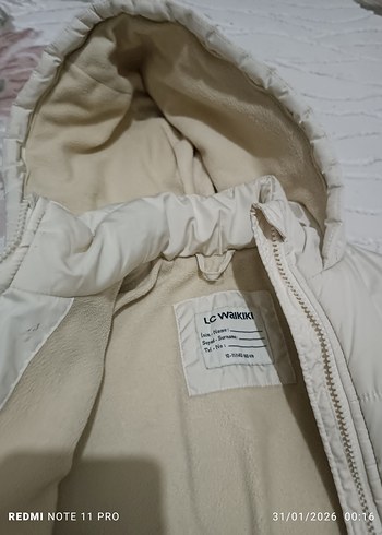 Kadın Beyaz Kapüşonlu Fermuarlı Kış Ceketi - Görsel 3