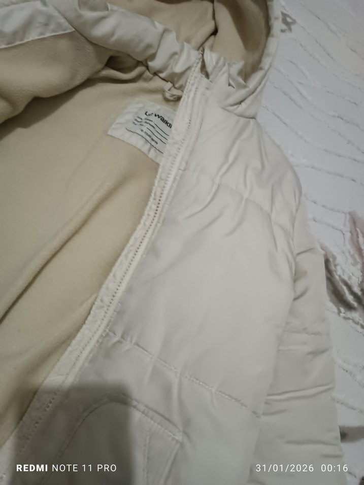 Kadın Beyaz Kapüşonlu Fermuarlı Kış Ceketi - Görsel 2