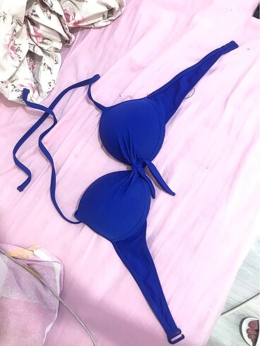 Bikini üst