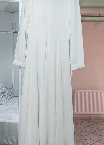 Krem nikah elbisesi tesettür